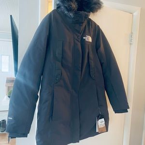 New with tags North face outerboroughs parka size M